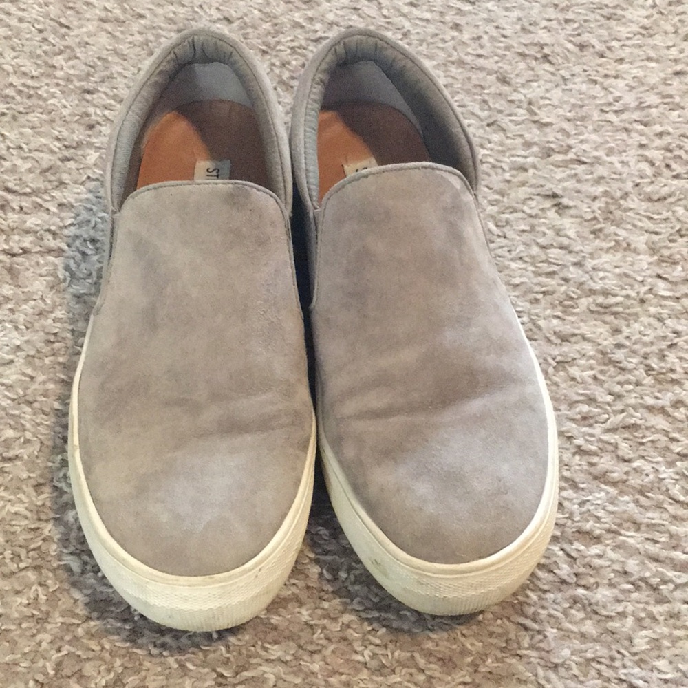 Steve Madden grey suede gills slip on